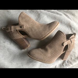 BRAND NEW! Women’s bootie